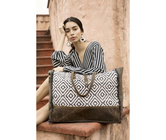 Myra Decent Blend Weekender Bag